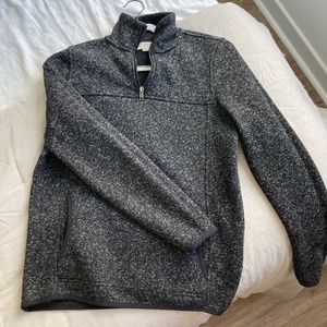 Black long-sleeved quarter zip